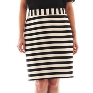 NWT Worthington Black‎ White Stripe Pencil Skirt